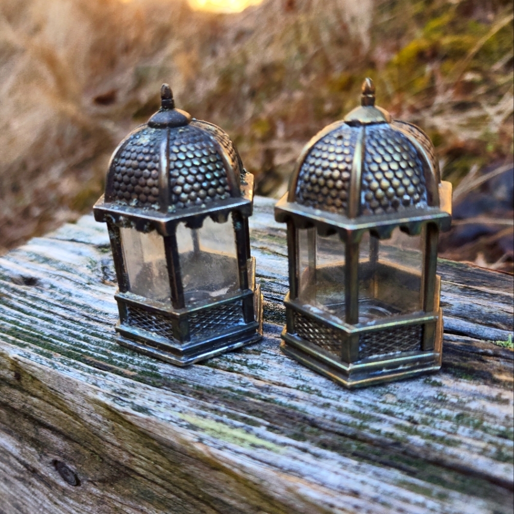 Vintage salt & pepper shakers